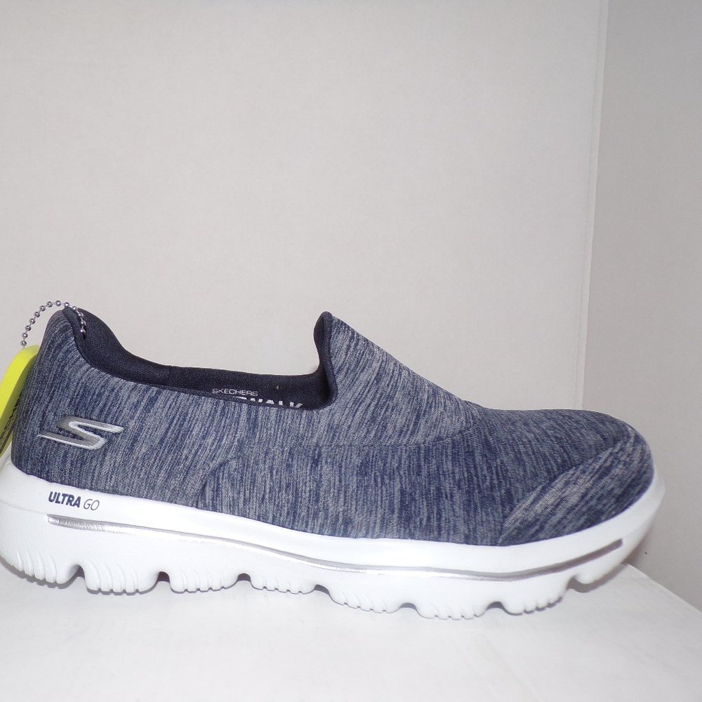 SKECHERS GO WALK